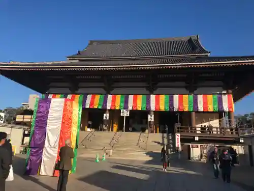 西新井大師総持寺の本殿・本堂