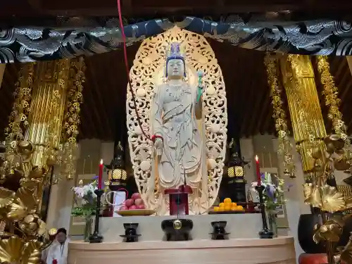 伊勢の国 四天王寺の{uncategorized: "未分類", other: "その他", undefined: "問題あり", building: "その他建物", grave: "お墓", sacred_gate: "鳥居", guardian: "狛犬", statue: "像", buddha: "仏像", history: "歴史", nature: "自然", garden: "庭園", animal: "動物", pagoda: "塔", temizu: "手水舎", mountain_gate: "山門・神門", sanctuary: "本殿・本堂", subordinate: "末社・摂社", art: "芸術", scenery: "景色", jizo: "地蔵", ema: "絵馬", goshuin: "御朱印", omikuji: "おみくじ", items: "授与品その他", amulet: "お守り", goshuincho: "御朱印帳", eats: "食事", festival: "お祭り", votive_dance: "神楽", shichigosan: "七五三参", wedding: "結婚式", experience: "体験その他", initially: "初詣", around: "周辺", anti_infection: "感染症対策"}