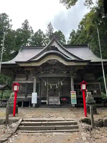 岡谷稲荷神社の本殿