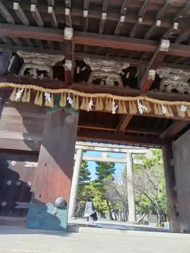 御香宮神社の{uncategorized: "未分類", other: "その他", undefined: "問題あり", building: "その他建物", grave: "お墓", sacred_gate: "鳥居", guardian: "狛犬", statue: "像", buddha: "仏像", history: "歴史", nature: "自然", garden: "庭園", animal: "動物", pagoda: "塔", temizu: "手水舎", mountain_gate: "山門・神門", sanctuary: "本殿・本堂", subordinate: "末社・摂社", art: "芸術", scenery: "景色", jizo: "地蔵", ema: "絵馬", goshuin: "御朱印", omikuji: "おみくじ", items: "授与品その他", amulet: "お守り", goshuincho: "御朱印帳", eats: "食事", festival: "お祭り", votive_dance: "神楽", shichigosan: "七五三参", wedding: "結婚式", experience: "体験その他", initially: "初詣", around: "周辺", anti_infection: "感染症対策"}