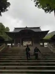 彌彦神社の山門