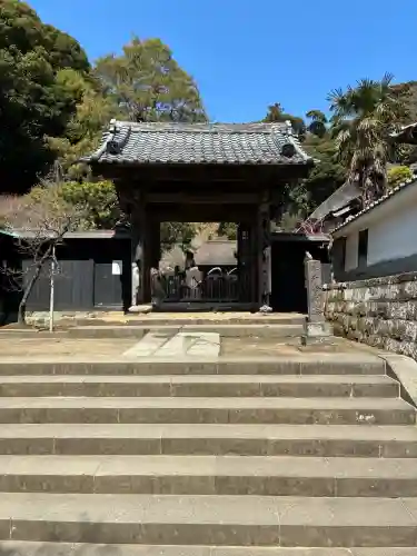円覚寺の{uncategorized: "未分類", other: "その他", undefined: "問題あり", building: "その他建物", grave: "お墓", sacred_gate: "鳥居", guardian: "狛犬", statue: "像", buddha: "仏像", history: "歴史", nature: "自然", garden: "庭園", animal: "動物", pagoda: "塔", temizu: "手水舎", mountain_gate: "山門・神門", sanctuary: "本殿・本堂", subordinate: "末社・摂社", art: "芸術", scenery: "景色", jizo: "地蔵", ema: "絵馬", goshuin: "御朱印", omikuji: "おみくじ", items: "授与品その他", amulet: "お守り", goshuincho: "御朱印帳", eats: "食事", festival: "お祭り", votive_dance: "神楽", shichigosan: "七五三参", wedding: "結婚式", experience: "体験その他", initially: "初詣", around: "周辺", anti_infection: "感染症対策"}