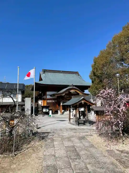 岩国白蛇神社の{uncategorized: "未分類", other: "その他", undefined: "問題あり", building: "その他建物", grave: "お墓", sacred_gate: "鳥居", guardian: "狛犬", statue: "像", buddha: "仏像", history: "歴史", nature: "自然", garden: "庭園", animal: "動物", pagoda: "塔", temizu: "手水舎", mountain_gate: "山門・神門", sanctuary: "本殿・本堂", subordinate: "末社・摂社", art: "芸術", scenery: "景色", jizo: "地蔵", ema: "絵馬", goshuin: "御朱印", omikuji: "おみくじ", items: "授与品その他", amulet: "お守り", goshuincho: "御朱印帳", eats: "食事", festival: "お祭り", votive_dance: "神楽", shichigosan: "七五三参", wedding: "結婚式", experience: "体験その他", initially: "初詣", around: "周辺", anti_infection: "感染症対策"}