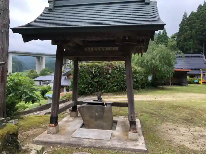 伊射奈伎神社の手水舎