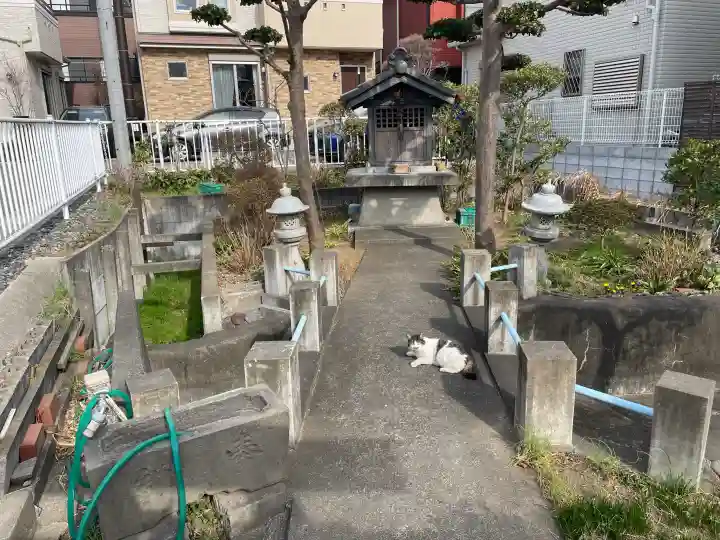 弁天社の{uncategorized: "未分類", other: "その他", undefined: "問題あり", building: "その他建物", grave: "お墓", sacred_gate: "鳥居", guardian: "狛犬", statue: "像", buddha: "仏像", history: "歴史", nature: "自然", garden: "庭園", animal: "動物", pagoda: "塔", temizu: "手水舎", mountain_gate: "山門・神門", sanctuary: "本殿・本堂", subordinate: "末社・摂社", art: "芸術", scenery: "景色", jizo: "地蔵", ema: "絵馬", goshuin: "御朱印", omikuji: "おみくじ", items: "授与品その他", amulet: "お守り", goshuincho: "御朱印帳", eats: "食事", festival: "お祭り", votive_dance: "神楽", shichigosan: "七五三参", wedding: "結婚式", experience: "体験その他", initially: "初詣", around: "周辺", anti_infection: "感染症対策"}