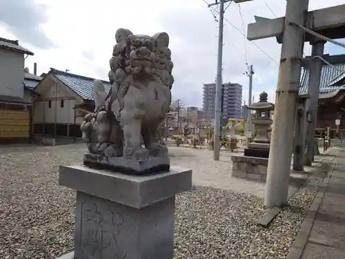 沼垂白山神社の狛犬