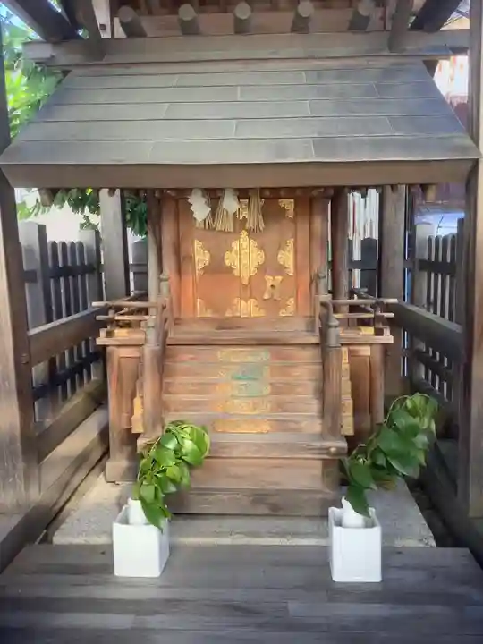 祠(屋根神様)(愛知県)