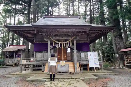 坪沼八幡神社の本殿・本堂