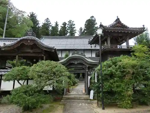 誕生寺の本殿・本堂