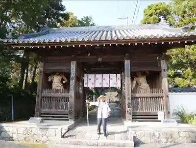 神恵院の山門・神門