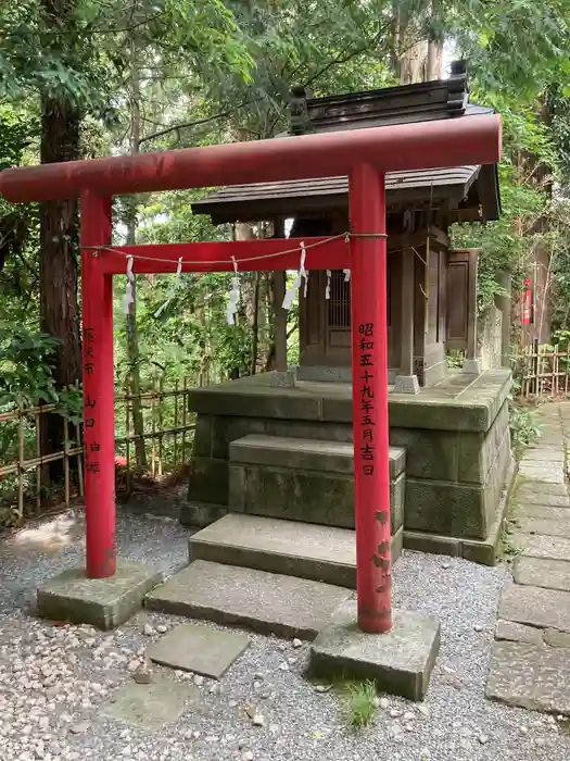 白笹稲荷神社の本殿