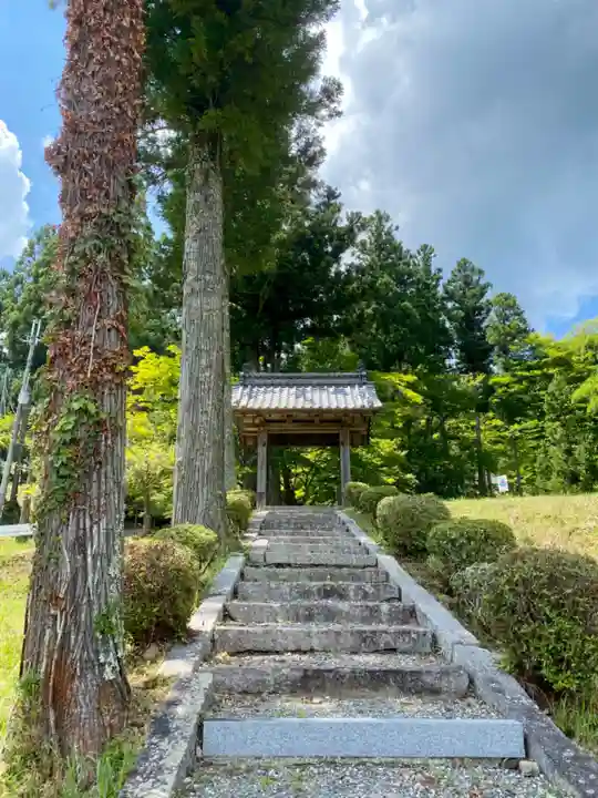 龍穏寺の山門・神門