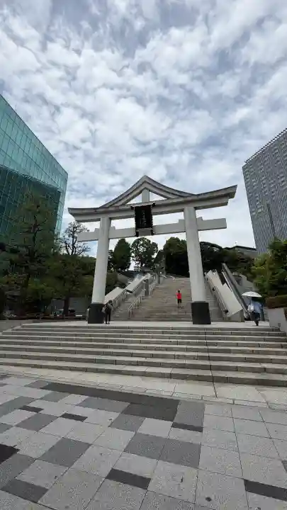 日枝神社の{uncategorized: "未分類", other: "その他", undefined: "問題あり", building: "その他建物", grave: "お墓", sacred_gate: "鳥居", guardian: "狛犬", statue: "像", buddha: "仏像", history: "歴史", nature: "自然", garden: "庭園", animal: "動物", pagoda: "塔", temizu: "手水舎", mountain_gate: "山門・神門", sanctuary: "本殿・本堂", subordinate: "末社・摂社", art: "芸術", scenery: "景色", jizo: "地蔵", ema: "絵馬", goshuin: "御朱印", omikuji: "おみくじ", items: "授与品その他", amulet: "お守り", goshuincho: "御朱印帳", eats: "食事", festival: "お祭り", votive_dance: "神楽", shichigosan: "七五三参", wedding: "結婚式", experience: "体験その他", initially: "初詣", around: "周辺", anti_infection: "感染症対策"}