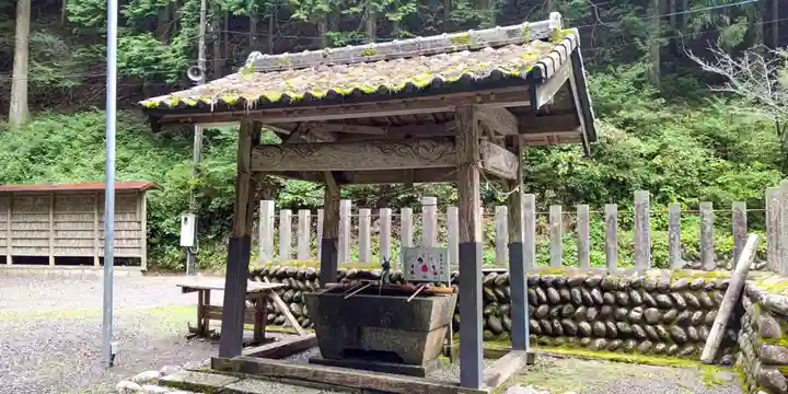 山住神社の手水舎
