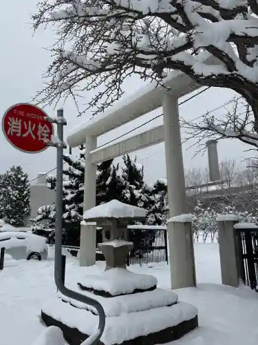 秋葉神社の{uncategorized: "未分類", other: "その他", undefined: "問題あり", building: "その他建物", grave: "お墓", sacred_gate: "鳥居", guardian: "狛犬", statue: "像", buddha: "仏像", history: "歴史", nature: "自然", garden: "庭園", animal: "動物", pagoda: "塔", temizu: "手水舎", mountain_gate: "山門・神門", sanctuary: "本殿・本堂", subordinate: "末社・摂社", art: "芸術", scenery: "景色", jizo: "地蔵", ema: "絵馬", goshuin: "御朱印", omikuji: "おみくじ", items: "授与品その他", amulet: "お守り", goshuincho: "御朱印帳", eats: "食事", festival: "お祭り", votive_dance: "神楽", shichigosan: "七五三参", wedding: "結婚式", experience: "体験その他", initially: "初詣", around: "周辺", anti_infection: "感染症対策"}