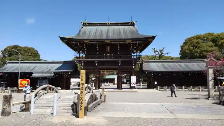 真清田神社の山門・神門