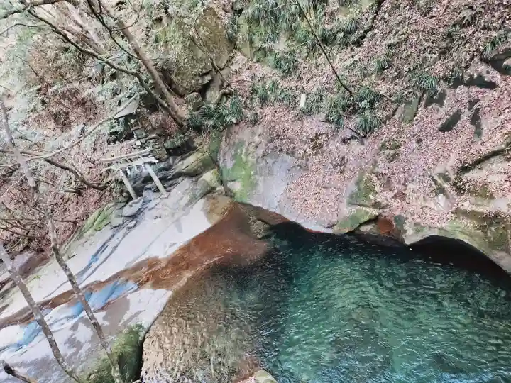 龍鎮神社の{uncategorized: "未分類", other: "その他", undefined: "問題あり", building: "その他建物", grave: "お墓", sacred_gate: "鳥居", guardian: "狛犬", statue: "像", buddha: "仏像", history: "歴史", nature: "自然", garden: "庭園", animal: "動物", pagoda: "塔", temizu: "手水舎", mountain_gate: "山門・神門", sanctuary: "本殿・本堂", subordinate: "末社・摂社", art: "芸術", scenery: "景色", jizo: "地蔵", ema: "絵馬", goshuin: "御朱印", omikuji: "おみくじ", items: "授与品その他", amulet: "お守り", goshuincho: "御朱印帳", eats: "食事", festival: "お祭り", votive_dance: "神楽", shichigosan: "七五三参", wedding: "結婚式", experience: "体験その他", initially: "初詣", around: "周辺", anti_infection: "感染症対策"}