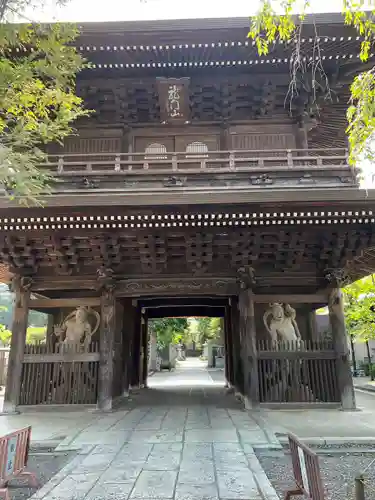 高安寺の山門