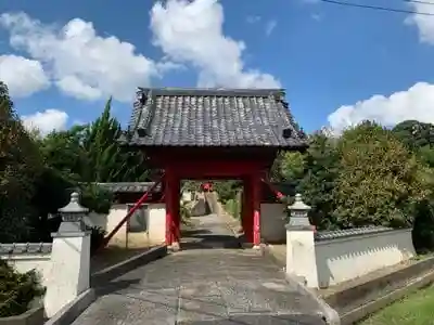 東栄寺の山門