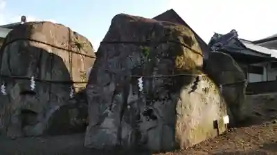 三ツ石神社(岩手県)