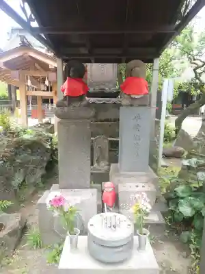 海雲寺の{uncategorized: "未分類", other: "その他", undefined: "問題あり", building: "その他建物", grave: "お墓", sacred_gate: "鳥居", guardian: "狛犬", statue: "像", buddha: "仏像", history: "歴史", nature: "自然", garden: "庭園", animal: "動物", pagoda: "塔", temizu: "手水舎", mountain_gate: "山門・神門", sanctuary: "本殿・本堂", subordinate: "末社・摂社", art: "芸術", scenery: "景色", jizo: "地蔵", ema: "絵馬", goshuin: "御朱印", omikuji: "おみくじ", items: "授与品その他", amulet: "お守り", goshuincho: "御朱印帳", eats: "食事", festival: "お祭り", votive_dance: "神楽", shichigosan: "七五三参", wedding: "結婚式", experience: "体験その他", initially: "初詣", around: "周辺", anti_infection: "感染症対策"}