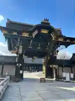 本願寺(西本願寺)の{uncategorized: "未分類", other: "その他", undefined: "問題あり", building: "その他建物", grave: "お墓", sacred_gate: "鳥居", guardian: "狛犬", statue: "像", buddha: "仏像", history: "歴史", nature: "自然", garden: "庭園", animal: "動物", pagoda: "塔", temizu: "手水舎", mountain_gate: "山門・神門", sanctuary: "本殿・本堂", subordinate: "末社・摂社", art: "芸術", scenery: "景色", jizo: "地蔵", ema: "絵馬", goshuin: "御朱印", omikuji: "おみくじ", items: "授与品その他", amulet: "お守り", goshuincho: "御朱印帳", eats: "食事", festival: "お祭り", votive_dance: "神楽", shichigosan: "七五三参", wedding: "結婚式", experience: "体験その他", initially: "初詣", around: "周辺", anti_infection: "感染症対策"}