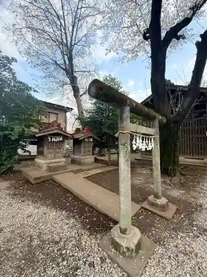 諏訪神社の{uncategorized: "未分類", other: "その他", undefined: "問題あり", building: "その他建物", grave: "お墓", sacred_gate: "鳥居", guardian: "狛犬", statue: "像", buddha: "仏像", history: "歴史", nature: "自然", garden: "庭園", animal: "動物", pagoda: "塔", temizu: "手水舎", mountain_gate: "山門・神門", sanctuary: "本殿・本堂", subordinate: "末社・摂社", art: "芸術", scenery: "景色", jizo: "地蔵", ema: "絵馬", goshuin: "御朱印", omikuji: "おみくじ", items: "授与品その他", amulet: "お守り", goshuincho: "御朱印帳", eats: "食事", festival: "お祭り", votive_dance: "神楽", shichigosan: "七五三参", wedding: "結婚式", experience: "体験その他", initially: "初詣", around: "周辺", anti_infection: "感染症対策"}