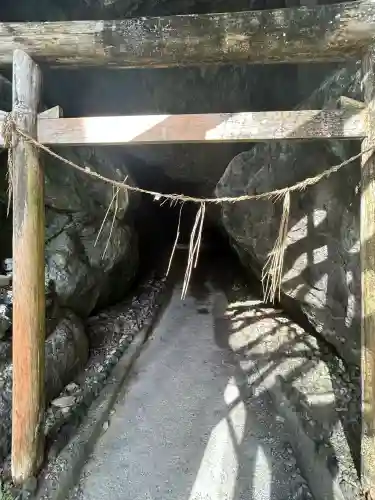 御厨人窟・神明窟(高知県)