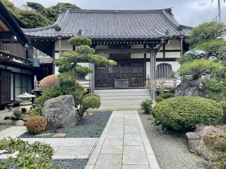 東漸寺の{uncategorized: "未分類", other: "その他", undefined: "問題あり", building: "その他建物", grave: "お墓", sacred_gate: "鳥居", guardian: "狛犬", statue: "像", buddha: "仏像", history: "歴史", nature: "自然", garden: "庭園", animal: "動物", pagoda: "塔", temizu: "手水舎", mountain_gate: "山門・神門", sanctuary: "本殿・本堂", subordinate: "末社・摂社", art: "芸術", scenery: "景色", jizo: "地蔵", ema: "絵馬", goshuin: "御朱印", omikuji: "おみくじ", items: "授与品その他", amulet: "お守り", goshuincho: "御朱印帳", eats: "食事", festival: "お祭り", votive_dance: "神楽", shichigosan: "七五三参", wedding: "結婚式", experience: "体験その他", initially: "初詣", around: "周辺", anti_infection: "感染症対策"}