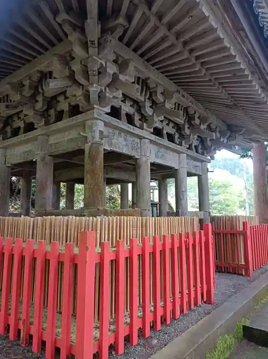 日石寺の塔