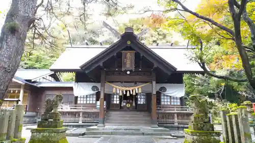 春日山神社の本殿