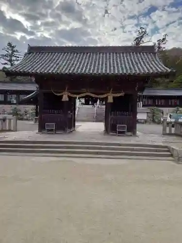 吉備津彦神社の山門