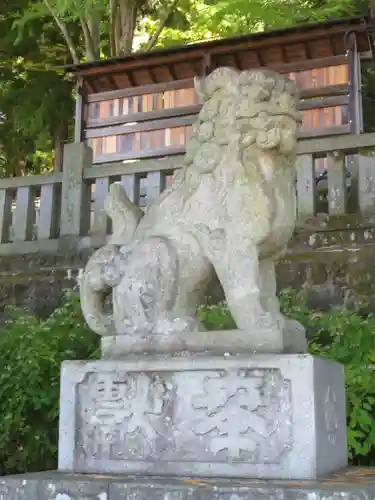 手長神社の狛犬