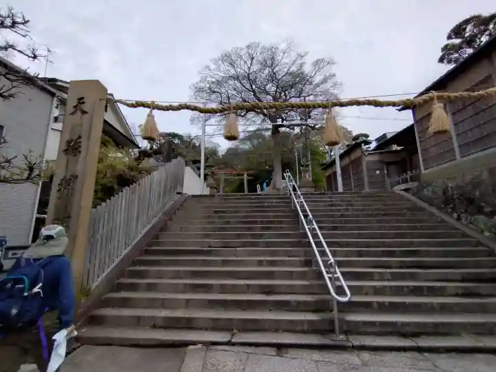 枚岡神社の{uncategorized: "未分類", other: "その他", undefined: "問題あり", building: "その他建物", grave: "お墓", sacred_gate: "鳥居", guardian: "狛犬", statue: "像", buddha: "仏像", history: "歴史", nature: "自然", garden: "庭園", animal: "動物", pagoda: "塔", temizu: "手水舎", mountain_gate: "山門・神門", sanctuary: "本殿・本堂", subordinate: "末社・摂社", art: "芸術", scenery: "景色", jizo: "地蔵", ema: "絵馬", goshuin: "御朱印", omikuji: "おみくじ", items: "授与品その他", amulet: "お守り", goshuincho: "御朱印帳", eats: "食事", festival: "お祭り", votive_dance: "神楽", shichigosan: "七五三参", wedding: "結婚式", experience: "体験その他", initially: "初詣", around: "周辺", anti_infection: "感染症対策"}