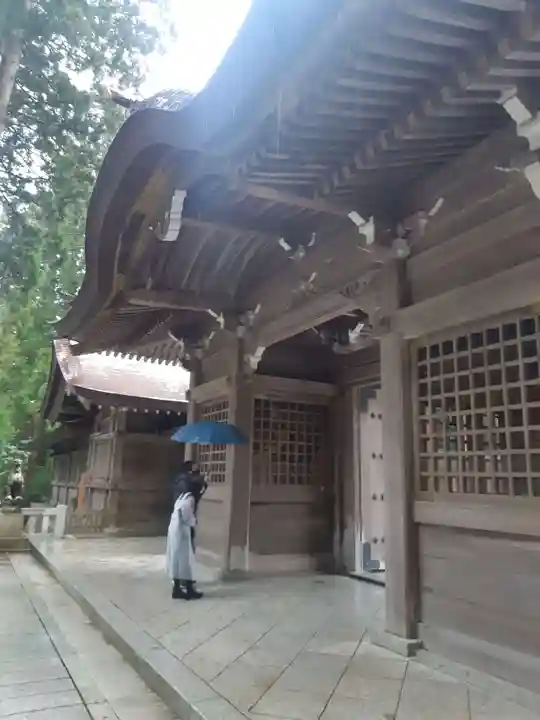 彌彦神社の山門・神門