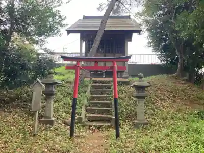 西ノ根正一位稲荷大明神の{uncategorized: "未分類", other: "その他", undefined: "問題あり", building: "その他建物", grave: "お墓", sacred_gate: "鳥居", guardian: "狛犬", statue: "像", buddha: "仏像", history: "歴史", nature: "自然", garden: "庭園", animal: "動物", pagoda: "塔", temizu: "手水舎", mountain_gate: "山門・神門", sanctuary: "本殿・本堂", subordinate: "末社・摂社", art: "芸術", scenery: "景色", jizo: "地蔵", ema: "絵馬", goshuin: "御朱印", omikuji: "おみくじ", items: "授与品その他", amulet: "お守り", goshuincho: "御朱印帳", eats: "食事", festival: "お祭り", votive_dance: "神楽", shichigosan: "七五三参", wedding: "結婚式", experience: "体験その他", initially: "初詣", around: "周辺", anti_infection: "感染症対策"}