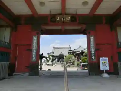 井戸寺の山門・神門