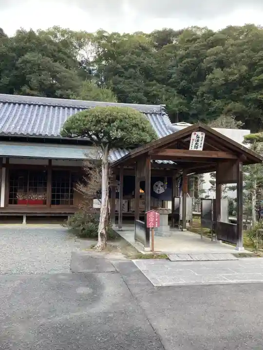 神恵院の{uncategorized: "未分類", other: "その他", undefined: "問題あり", building: "その他建物", grave: "お墓", sacred_gate: "鳥居", guardian: "狛犬", statue: "像", buddha: "仏像", history: "歴史", nature: "自然", garden: "庭園", animal: "動物", pagoda: "塔", temizu: "手水舎", mountain_gate: "山門・神門", sanctuary: "本殿・本堂", subordinate: "末社・摂社", art: "芸術", scenery: "景色", jizo: "地蔵", ema: "絵馬", goshuin: "御朱印", omikuji: "おみくじ", items: "授与品その他", amulet: "お守り", goshuincho: "御朱印帳", eats: "食事", festival: "お祭り", votive_dance: "神楽", shichigosan: "七五三参", wedding: "結婚式", experience: "体験その他", initially: "初詣", around: "周辺", anti_infection: "感染症対策"}