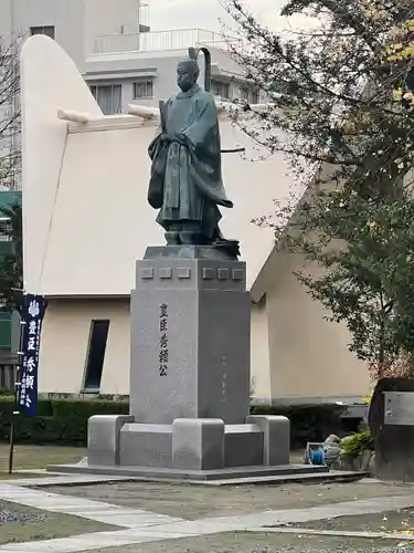 玉造稲荷神社の像