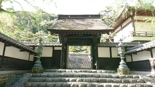 尊永寺の山門・神門