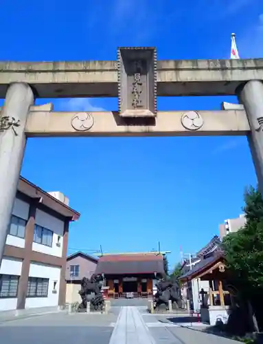 鶴見神社の鳥居