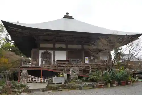 両子寺の本殿・本堂
