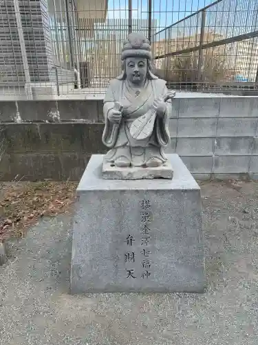 琵琶島神社の{uncategorized: "未分類", other: "その他", undefined: "問題あり", building: "その他建物", grave: "お墓", sacred_gate: "鳥居", guardian: "狛犬", statue: "像", buddha: "仏像", history: "歴史", nature: "自然", garden: "庭園", animal: "動物", pagoda: "塔", temizu: "手水舎", mountain_gate: "山門・神門", sanctuary: "本殿・本堂", subordinate: "末社・摂社", art: "芸術", scenery: "景色", jizo: "地蔵", ema: "絵馬", goshuin: "御朱印", omikuji: "おみくじ", items: "授与品その他", amulet: "お守り", goshuincho: "御朱印帳", eats: "食事", festival: "お祭り", votive_dance: "神楽", shichigosan: "七五三参", wedding: "結婚式", experience: "体験その他", initially: "初詣", around: "周辺", anti_infection: "感染症対策"}