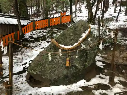 白鬚神社の{uncategorized: "未分類", other: "その他", undefined: "問題あり", building: "その他建物", grave: "お墓", sacred_gate: "鳥居", guardian: "狛犬", statue: "像", buddha: "仏像", history: "歴史", nature: "自然", garden: "庭園", animal: "動物", pagoda: "塔", temizu: "手水舎", mountain_gate: "山門・神門", sanctuary: "本殿・本堂", subordinate: "末社・摂社", art: "芸術", scenery: "景色", jizo: "地蔵", ema: "絵馬", goshuin: "御朱印", omikuji: "おみくじ", items: "授与品その他", amulet: "お守り", goshuincho: "御朱印帳", eats: "食事", festival: "お祭り", votive_dance: "神楽", shichigosan: "七五三参", wedding: "結婚式", experience: "体験その他", initially: "初詣", around: "周辺", anti_infection: "感染症対策"}