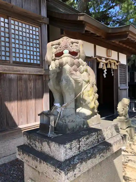 四所神社の狛犬