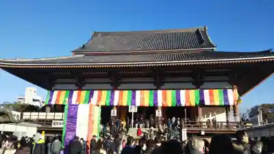 西新井大師総持寺の本殿・本堂