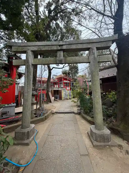 馬橋稲荷神社の{uncategorized: "未分類", other: "その他", undefined: "問題あり", building: "その他建物", grave: "お墓", sacred_gate: "鳥居", guardian: "狛犬", statue: "像", buddha: "仏像", history: "歴史", nature: "自然", garden: "庭園", animal: "動物", pagoda: "塔", temizu: "手水舎", mountain_gate: "山門・神門", sanctuary: "本殿・本堂", subordinate: "末社・摂社", art: "芸術", scenery: "景色", jizo: "地蔵", ema: "絵馬", goshuin: "御朱印", omikuji: "おみくじ", items: "授与品その他", amulet: "お守り", goshuincho: "御朱印帳", eats: "食事", festival: "お祭り", votive_dance: "神楽", shichigosan: "七五三参", wedding: "結婚式", experience: "体験その他", initially: "初詣", around: "周辺", anti_infection: "感染症対策"}