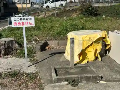 日月神社の{uncategorized: "未分類", other: "その他", undefined: "問題あり", building: "その他建物", grave: "お墓", sacred_gate: "鳥居", guardian: "狛犬", statue: "像", buddha: "仏像", history: "歴史", nature: "自然", garden: "庭園", animal: "動物", pagoda: "塔", temizu: "手水舎", mountain_gate: "山門・神門", sanctuary: "本殿・本堂", subordinate: "末社・摂社", art: "芸術", scenery: "景色", jizo: "地蔵", ema: "絵馬", goshuin: "御朱印", omikuji: "おみくじ", items: "授与品その他", amulet: "お守り", goshuincho: "御朱印帳", eats: "食事", festival: "お祭り", votive_dance: "神楽", shichigosan: "七五三参", wedding: "結婚式", experience: "体験その他", initially: "初詣", around: "周辺", anti_infection: "感染症対策"}
