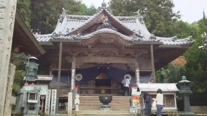 藤井寺の本殿・本堂