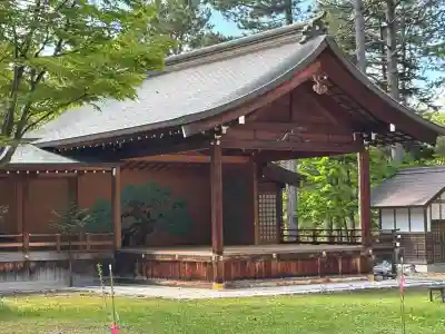 上川神社の{uncategorized: "未分類", other: "その他", undefined: "問題あり", building: "その他建物", grave: "お墓", sacred_gate: "鳥居", guardian: "狛犬", statue: "像", buddha: "仏像", history: "歴史", nature: "自然", garden: "庭園", animal: "動物", pagoda: "塔", temizu: "手水舎", mountain_gate: "山門・神門", sanctuary: "本殿・本堂", subordinate: "末社・摂社", art: "芸術", scenery: "景色", jizo: "地蔵", ema: "絵馬", goshuin: "御朱印", omikuji: "おみくじ", items: "授与品その他", amulet: "お守り", goshuincho: "御朱印帳", eats: "食事", festival: "お祭り", votive_dance: "神楽", shichigosan: "七五三参", wedding: "結婚式", experience: "体験その他", initially: "初詣", around: "周辺", anti_infection: "感染症対策"}